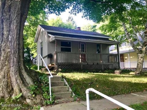 465 Third St, Manistee, MI 49660 photo 3