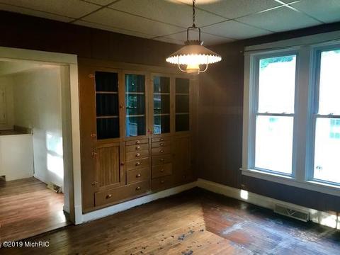 465 Third St, Manistee, MI 49660 photo 5