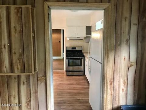 465 Third St, Manistee, MI 49660 photo 17