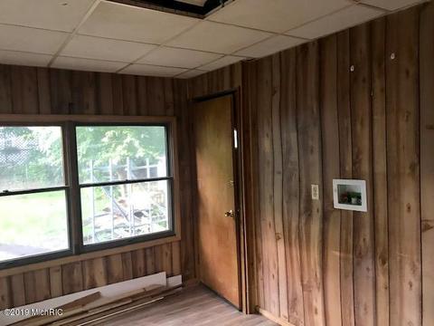 465 Third St, Manistee, MI 49660 photo 18