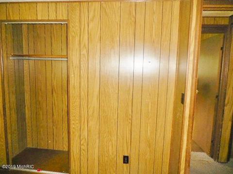 390 Kenneth Dr, Plainwell, MI 49080 photo 17
