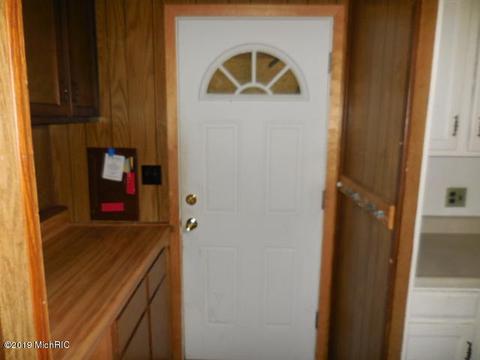 390 Kenneth Dr, Plainwell, MI 49080 photo 9