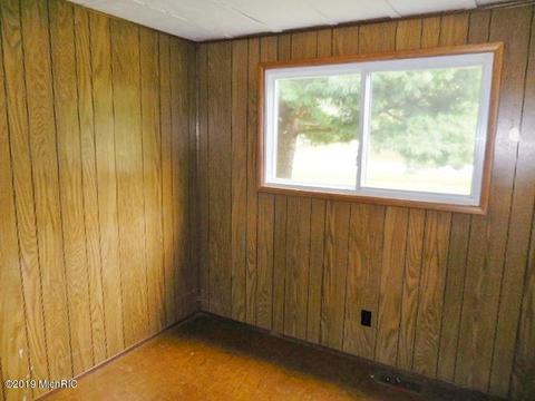 390 Kenneth Dr, Plainwell, MI 49080 photo 15