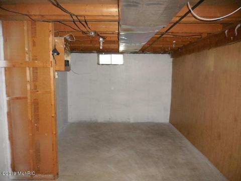 390 Kenneth Dr, Plainwell, MI 49080 photo 26