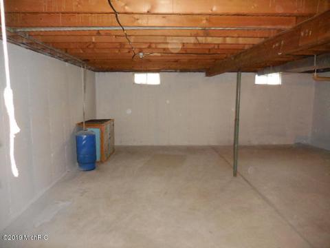 390 Kenneth Dr, Plainwell, MI 49080 photo 22
