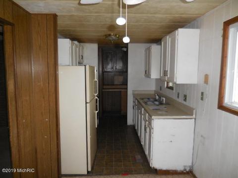390 Kenneth Dr, Plainwell, MI 49080 photo 6