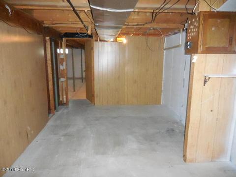 390 Kenneth Dr, Plainwell, MI 49080 photo 27