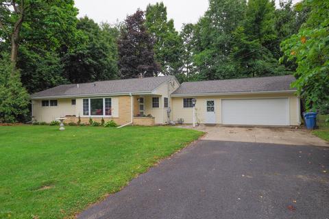 141 West St, Plainwell, MI 49080 photo 2