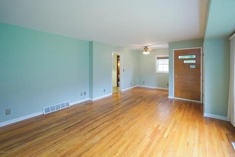 141 West St, Plainwell, MI 49080 photo 5