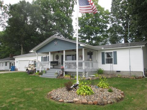 5891 E Pakes Rd, Crystal, MI 48818 photo 1