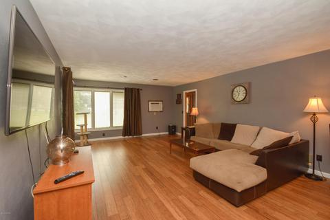 200 Hawthorne Rd, Marshall, MI 49068 photo 12