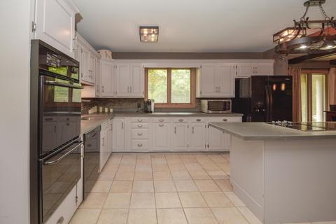 200 Hawthorne Rd, Marshall, MI 49068 photo 19