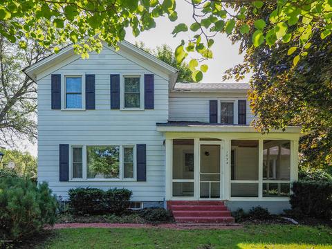 1534 E B Ave, Plainwell, MI 49080 photo 2