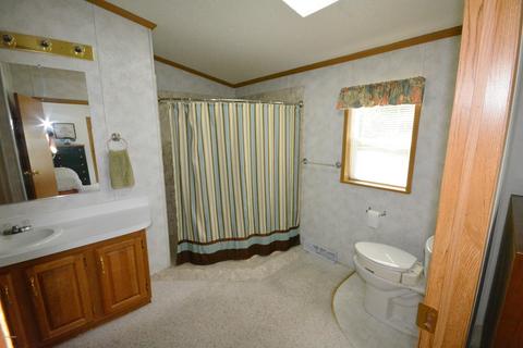 511 W Pine St, Edmore, MI 48829 photo 16