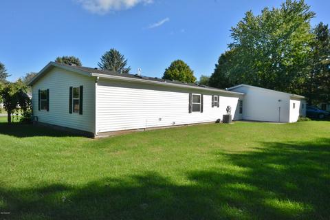 511 W Pine St, Edmore, MI 48829 photo 32