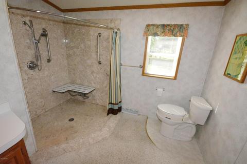 511 W Pine St, Edmore, MI 48829 photo 17