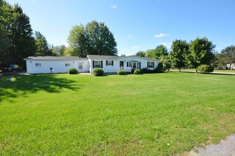 511 W Pine St, Edmore, MI 48829 photo 2