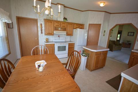 511 W Pine St, Edmore, MI 48829 photo 7