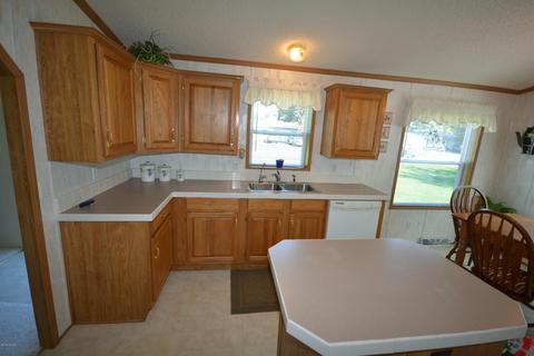 511 W Pine St, Edmore, MI 48829 photo 3