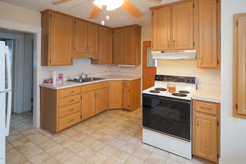 620 Pine St, Three Rivers, MI 49093 photo 9