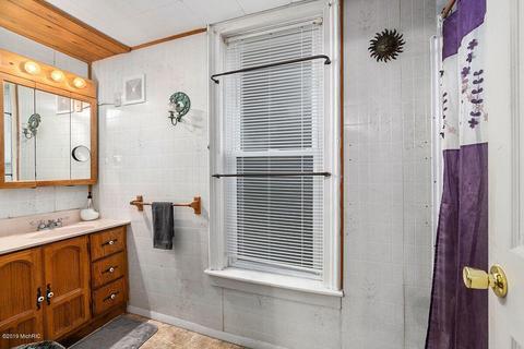 1012 E James St, White Cloud, MI 49349 photo 6