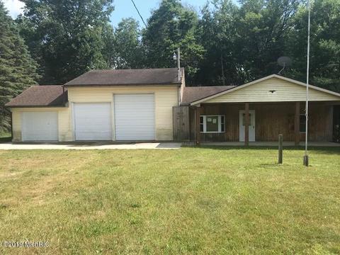 4448 E Tamarack Rd, Edmore, MI 48829 photo 1