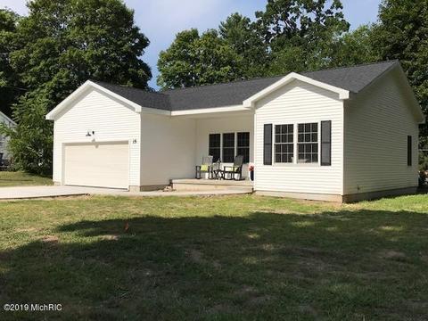 15 N Fair St, Newaygo, MI 49337 photo 1