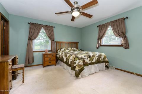 1069 Sir Knight Rd, Plainwell, MI 49080 photo 15