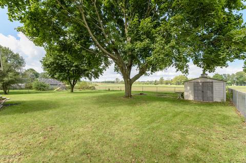 1069 Sir Knight Rd, Plainwell, MI 49080 photo 2