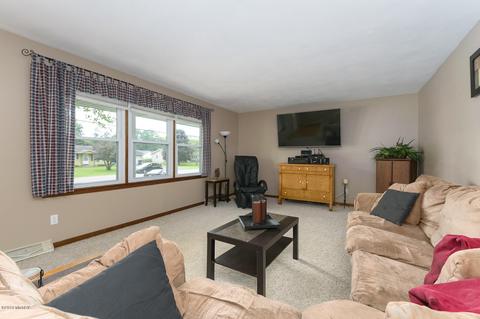 1069 Sir Knight Rd, Plainwell, MI 49080 photo 5