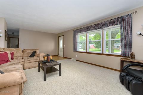 1069 Sir Knight Rd, Plainwell, MI 49080 photo 6
