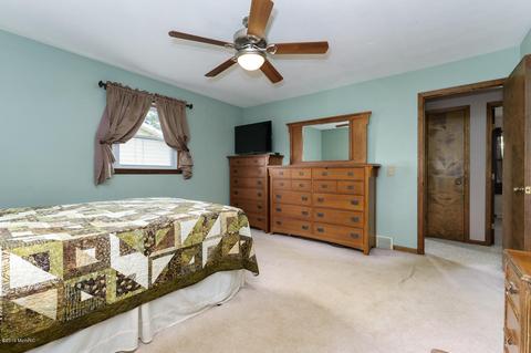 1069 Sir Knight Rd, Plainwell, MI 49080 photo 16