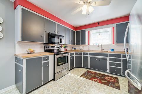 225 First Ave, Manistee, MI 49660 photo 5