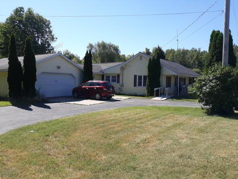4985 Maple Rd, Manistee, MI 49660 photo 1