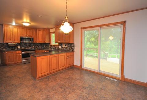 105 N Whites Bridge Rd, Belding, MI 48809 photo 5