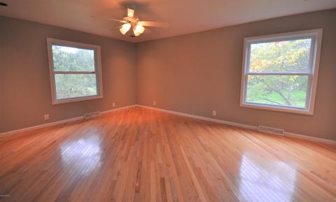 105 N Whites Bridge Rd, Belding, MI 48809 photo 9