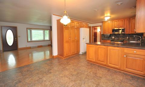 105 N Whites Bridge Rd, Belding, MI 48809 photo 4