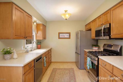 6652 Rix St SE, Ada, MI 49301 photo 9