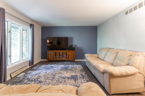 1025 Pinecone Dr, Howell, MI 48843 photo 3