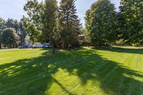 1025 Pinecone Dr, Howell, MI 48843 photo 30