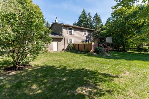 1025 Pinecone Dr, Howell, MI 48843 photo 24