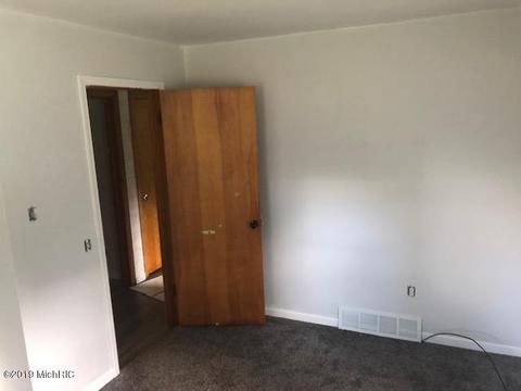 879 Carlson Dr, Stanton, MI 48888 photo 16