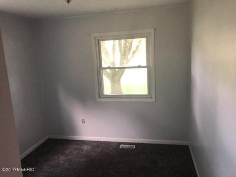 879 Carlson Dr, Stanton, MI 48888 photo 17