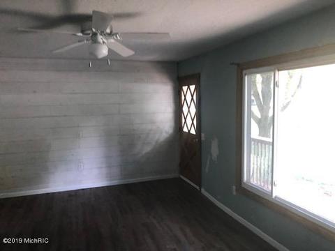 879 Carlson Dr, Stanton, MI 48888 photo 10