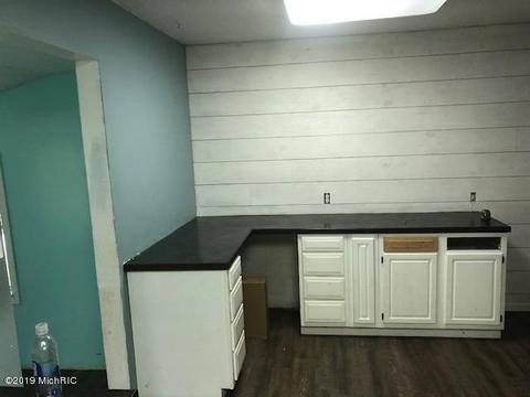 879 Carlson Dr, Stanton, MI 48888 photo 12