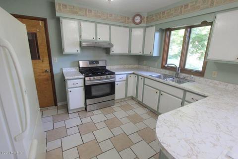 374 Airview Dr, Coldwater, MI 49036 photo 2