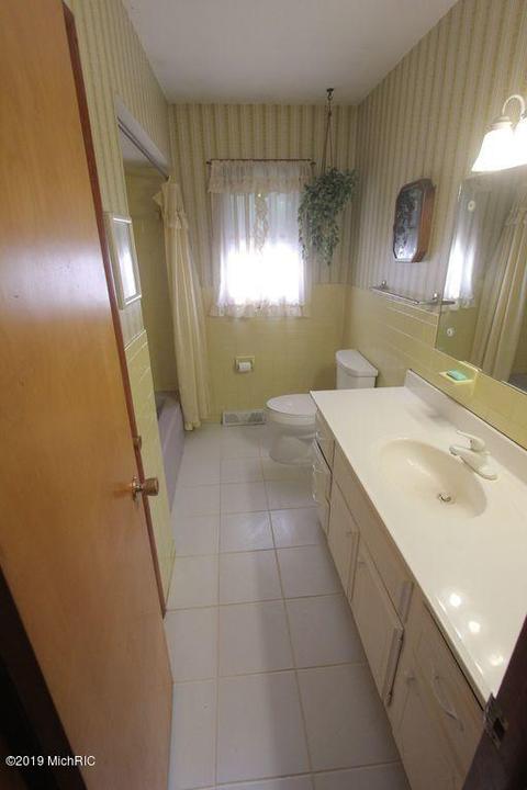 374 Airview Dr, Coldwater, MI 49036 photo 11