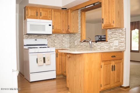 622 Birch St, Marshall, MI 49068 photo 9