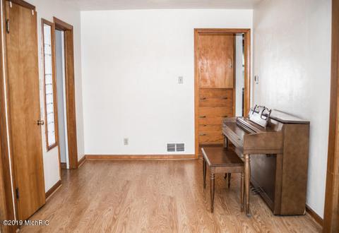622 Birch St, Marshall, MI 49068 photo 12