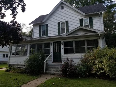 310 S Main St, Ithaca, MI 48847 photo 1